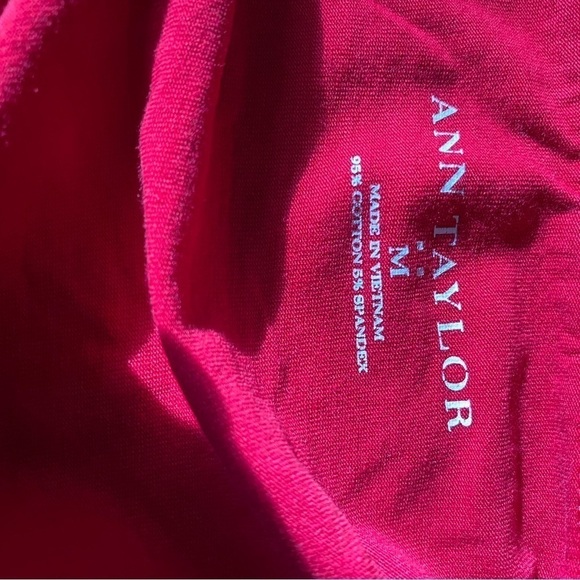 Women’s Red Ann Taylor Long sleeve Top Size Medium - Picture 3 of 3